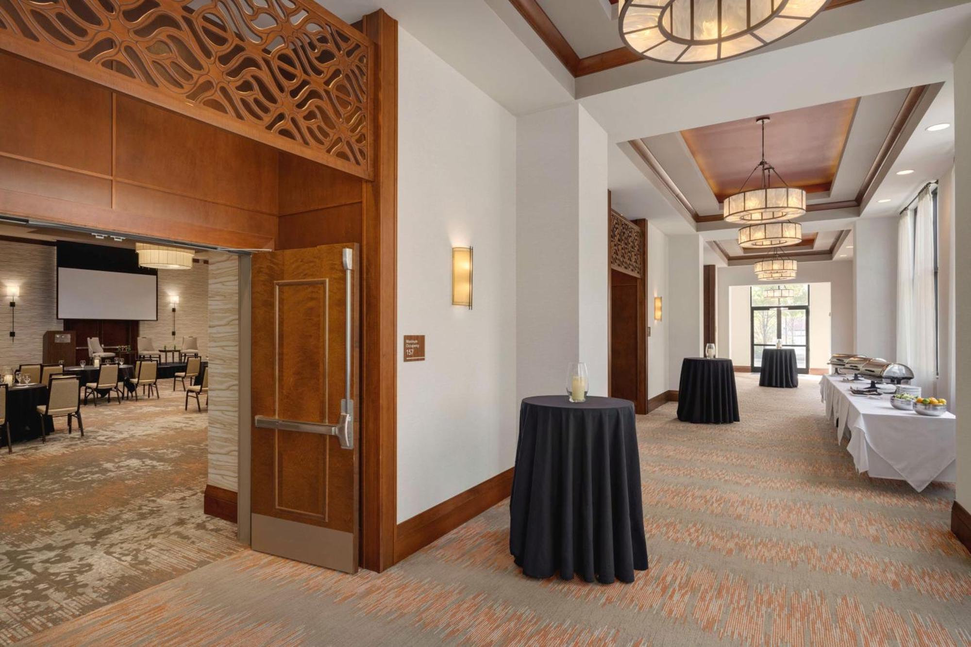 Embassy Suites Chattanooga Hamilton Place Exterior photo