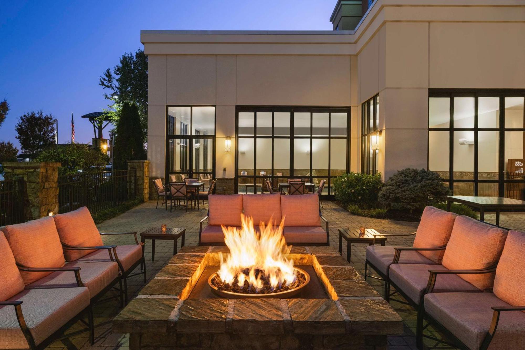 Embassy Suites Chattanooga Hamilton Place Exterior photo